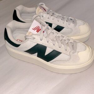 New Balance White and Green Women's Sneakers